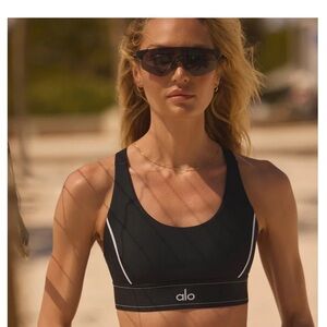 Alo airlift bra. Black xs